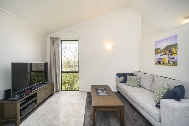 Photo of property in 34 Kowhai Street, Tokomaru, Palmerston North, 4474