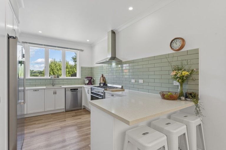 Photo of property in 32 Cambridge Street, Pahiatua, 4910