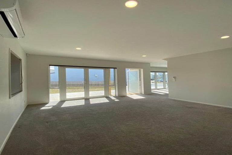 Photo of property in 26 Warbler Crescent, Papakura, 2110