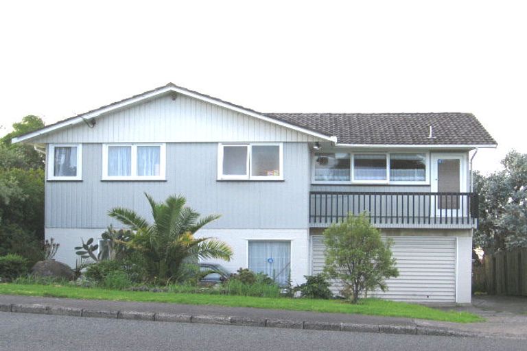 Photo of property in 32 Royal Road, Massey, Auckland, 0614