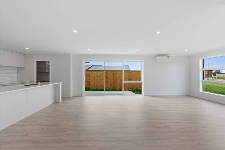 Photo of property in 19 Uatoto Road, Clarks Beach, 2122