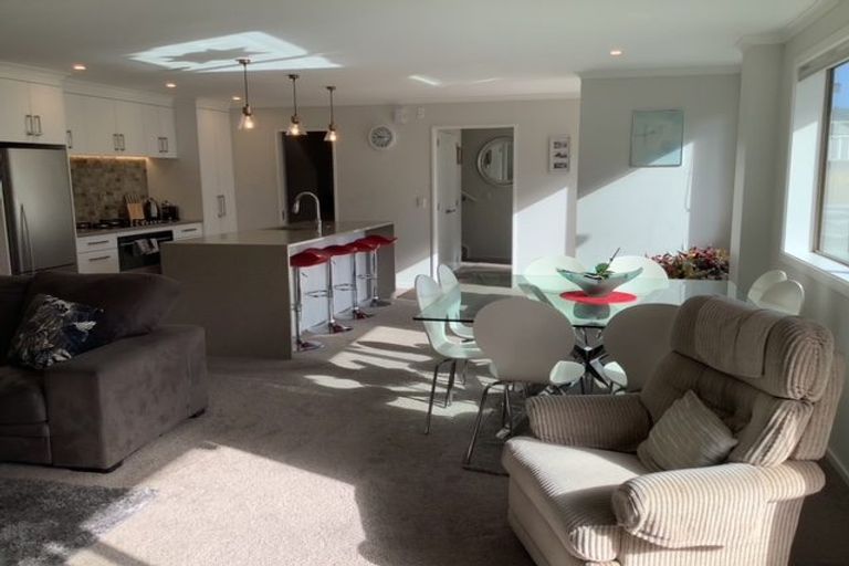 Photo of property in 14 Latimer Way, Petone, Lower Hutt, 5012