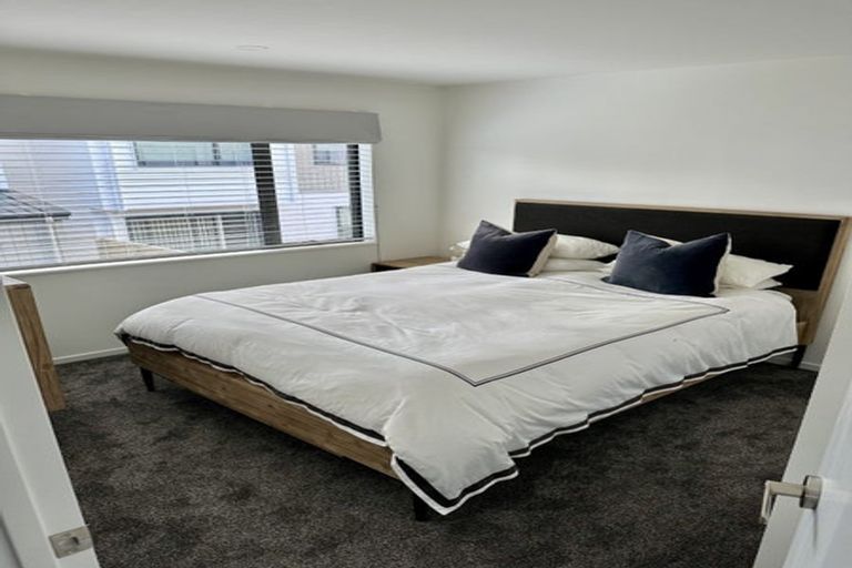 Photo of property in 48a Portadown Avenue, Pakuranga Heights, Auckland, 2010