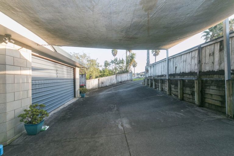 Photo of property in 42 Caribbean Drive, Unsworth Heights, Auckland, 0632