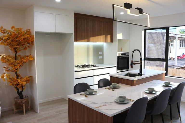 Photo of property in 21f Laura Street, Kelston, Auckland, 0602