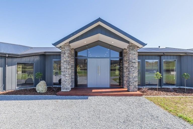 Photo of property in 180 North Manakau Road, Manakau, Levin, 5573