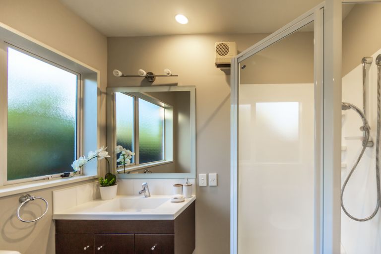 Photo of property in 11a Galway Avenue, Bryndwr, Christchurch, 8052