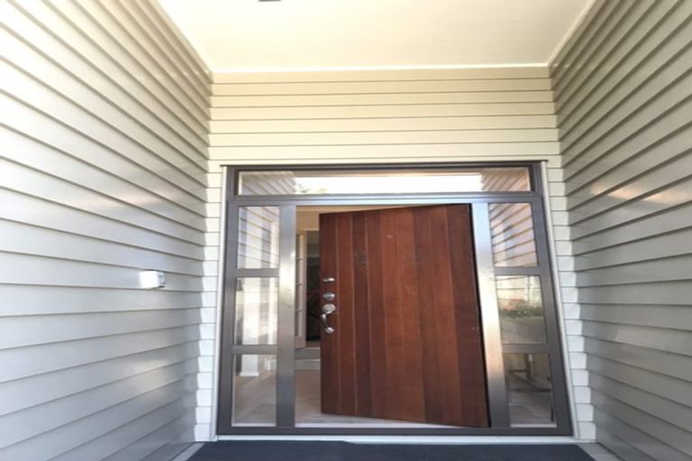 Photo of property in 36 Seresin Crescent, Flat Bush, Auckland, 2016