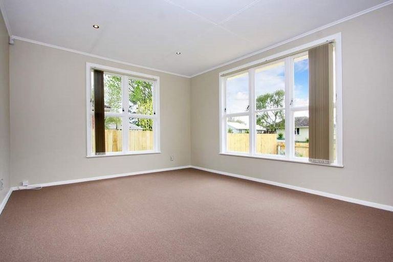 Photo of property in 4 Osborne Place, Papakura, 2110