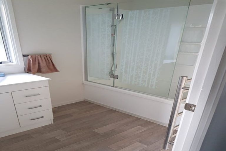 Photo of property in 6 Felicity Place, Unsworth Heights, Auckland, 0632