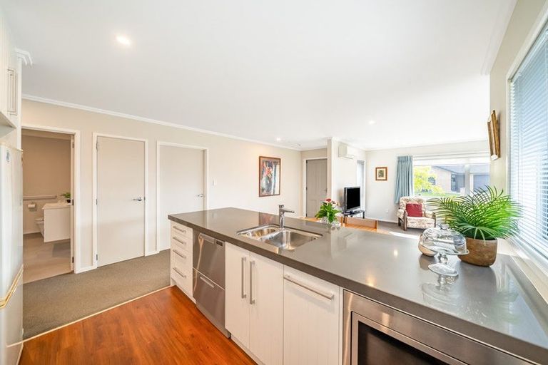 Photo of property in 15 Chalfont Road, Silverstream, Upper Hutt, 5019