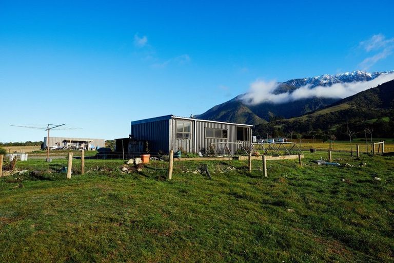 Photo of property in 235 Bay Paddock Road, Hapuku, Kaikoura, 7371