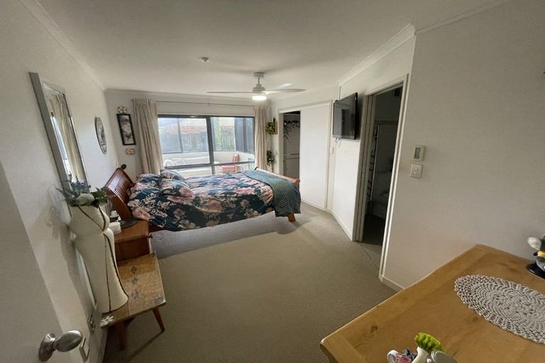 Photo of property in 11a Puriri Avenue, Orewa, 0931