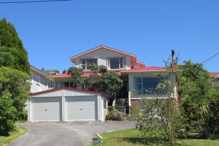 Photo of property in 6 Aorangi Place, Birkenhead, Auckland, 0626