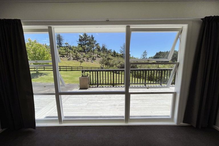 Photo of property in 62 Bethells Road, Waitakere, Henderson, 0782