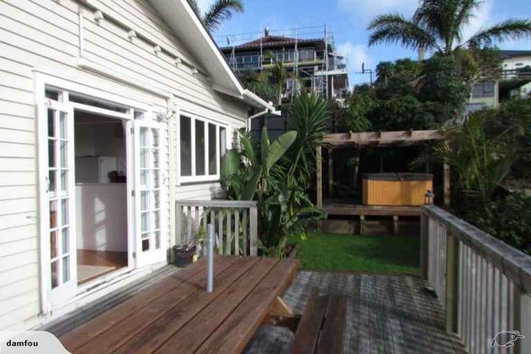 Photo of property in 18a Alfred Street, Northcote Point, Auckland, 0627