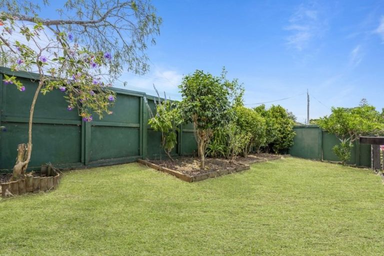 Photo of property in 1/126 Carlisle Road, Browns Bay, Auckland, 0632