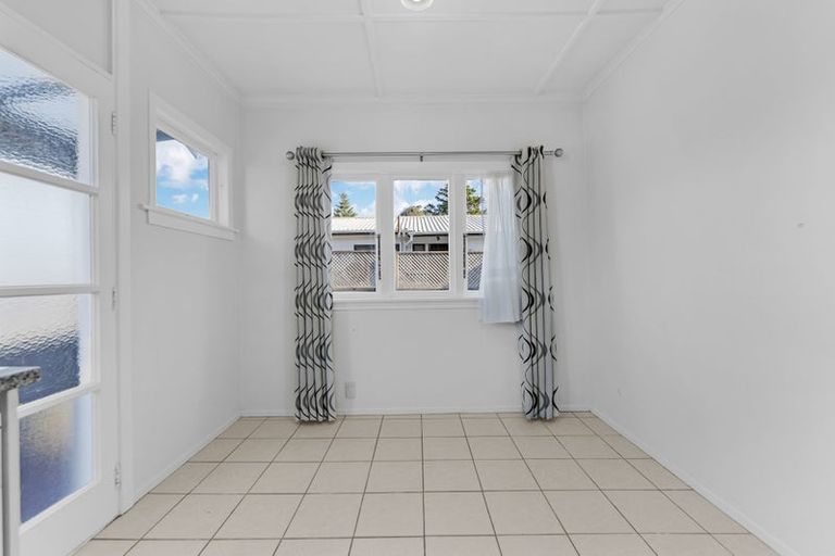 Photo of property in 11b Inver Street, Glen Eden, Auckland, 0602