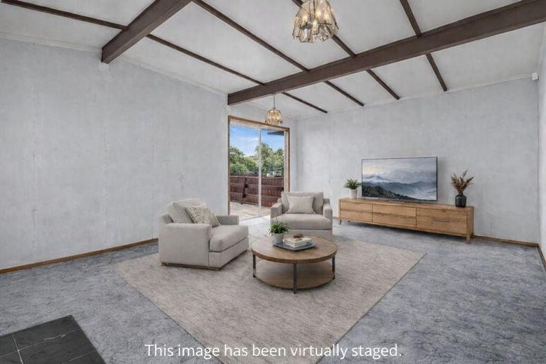 Photo of property in 28 Eyre Street, Henderson, Auckland, 0612