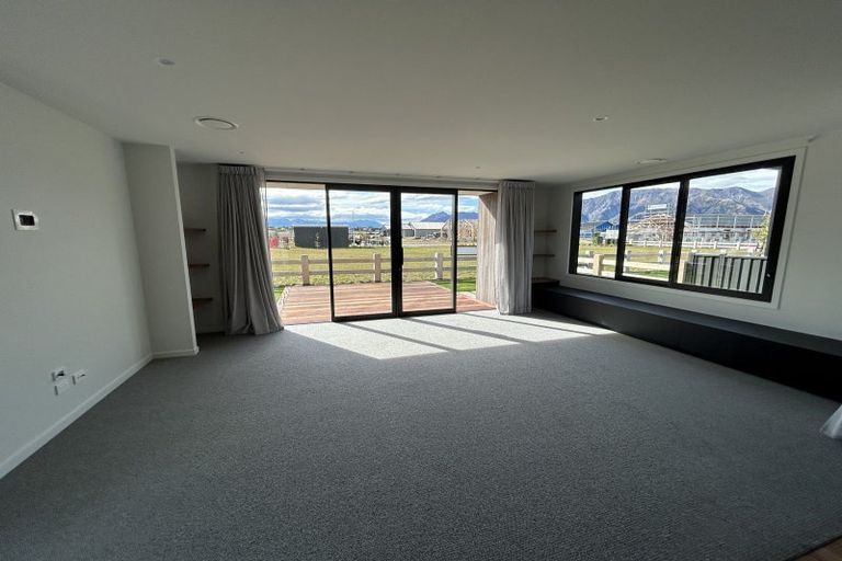Photo of property in 150 Burdon Loop, Lake Hawea, 9382