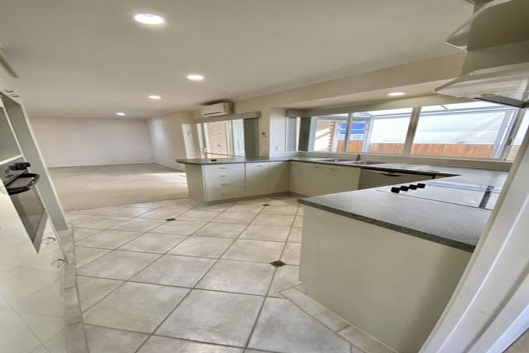 Photo of property in 52 Delmont Close, East Tamaki Heights, Auckland, 2016