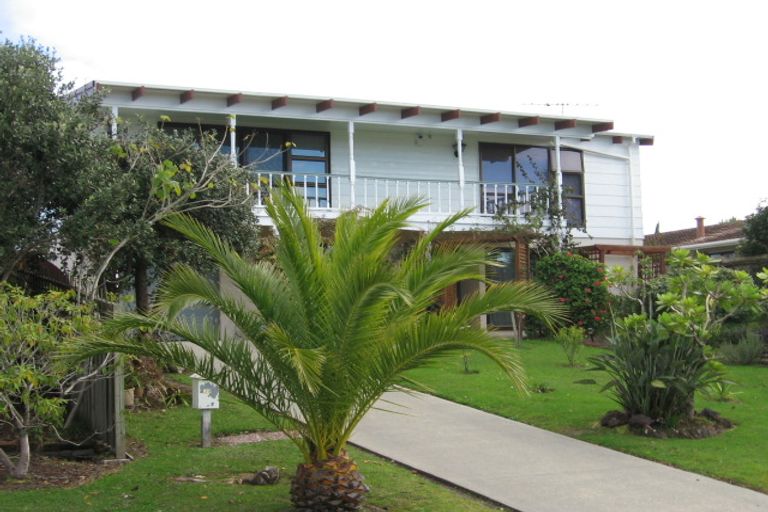 Photo of property in 39 Kauri Crescent, Snells Beach, 0920
