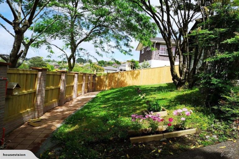 Photo of property in 33 John Downs Drive, Browns Bay, Auckland, 0630