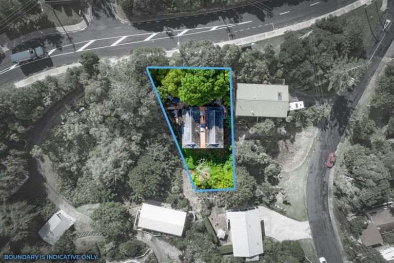 Photo of property in 1b Peter Terrace, Castor Bay, Auckland, 0620