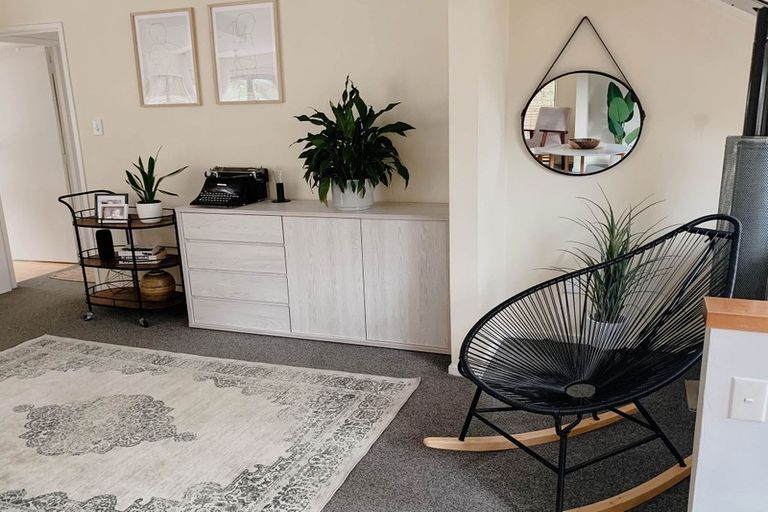 Photo of property in 2/95 Oaktree Avenue, Browns Bay, Auckland, 0630