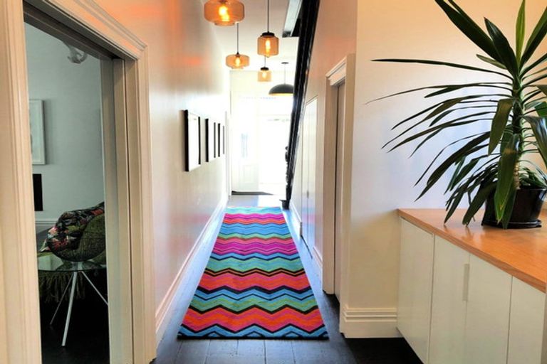 Photo of property in 15 Park Street, Thorndon, Wellington, 6011