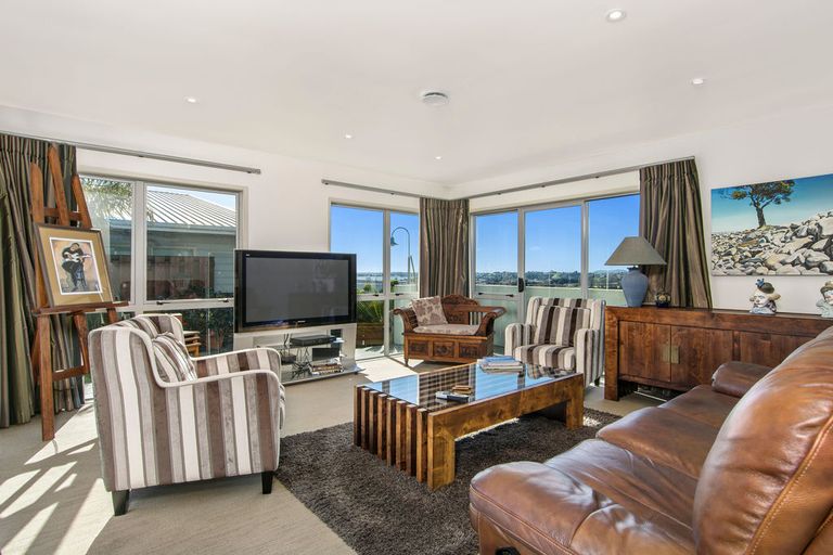 Photo of property in 11 Renner Place, Pyes Pa, Tauranga, 3112