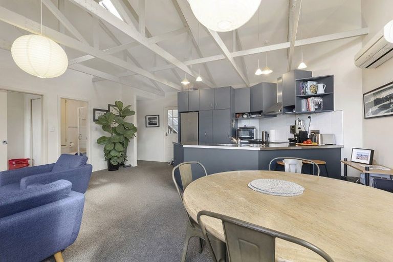 Photo of property in 148a Raroa Road, Aro Valley, Wellington, 6012