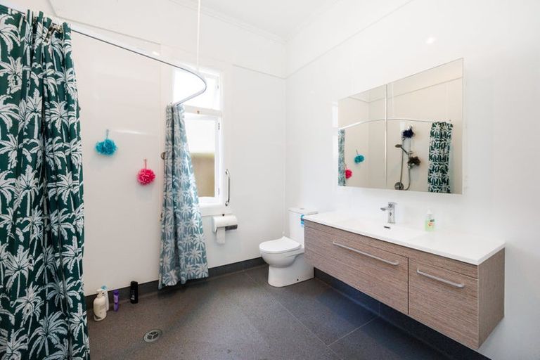 Photo of property in 12 Ngaio Street, West End, Palmerston North, 4412