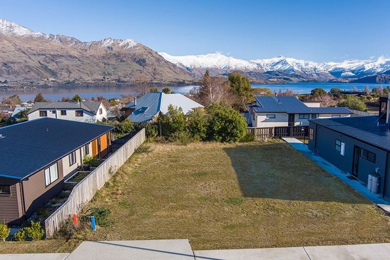 Photo of property in 16 Clearview Street, Wanaka, 9305