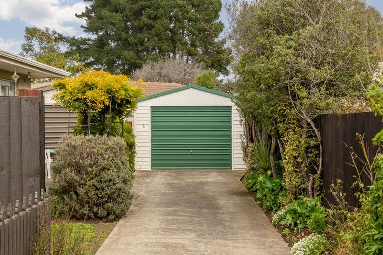 Photo of property in 1/17 Tamarisk Place, Parklands, Christchurch, 8083