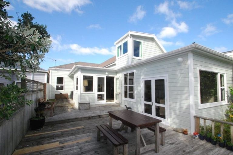 Photo of property in 4 Chatham Street, Berhampore, Wellington, 6023