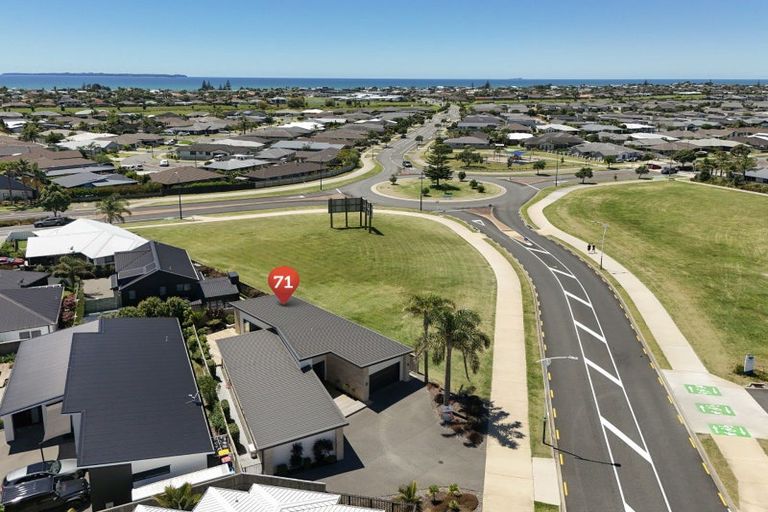 Photo of property in 71 Montiicola Drive, Papamoa Beach, Papamoa, 3118