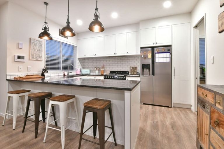 Photo of property in 18 Flavell Drive, Orewa, 0931