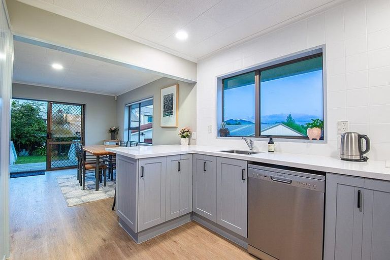 Photo of property in 75 Walton Park Avenue, Fairfield, Dunedin, 9018