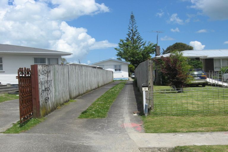 Photo of property in 17 Brentford Place, Manurewa, Auckland, 2102