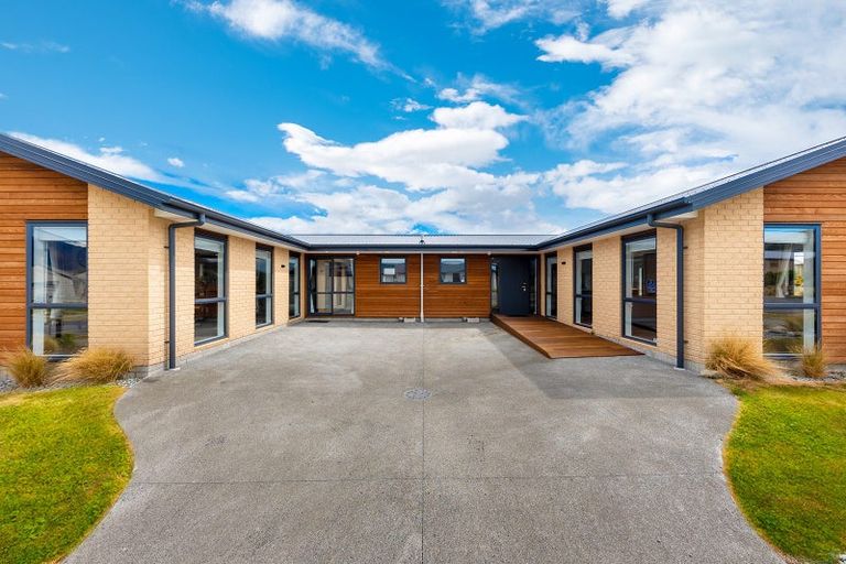 Photo of property in 2 Rodman Lane, Lake Tekapo, 7999