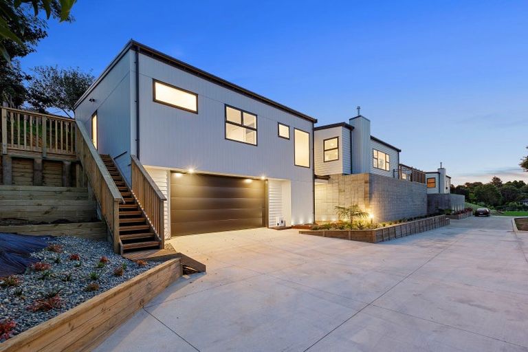Photo of property in 7b Montrose Place, Highlands Park, New Plymouth, 4312