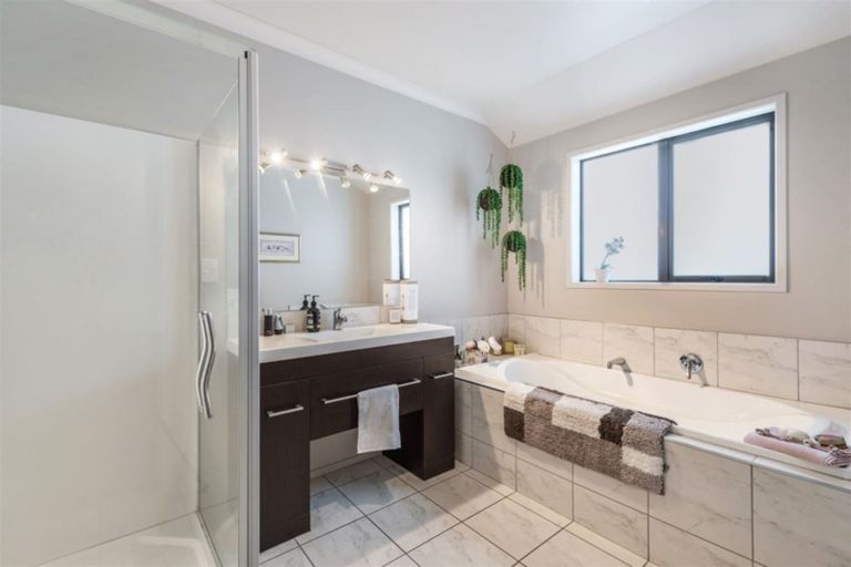 Photo of property in 64 Te Huia Drive, Flagstaff, Hamilton, 3210