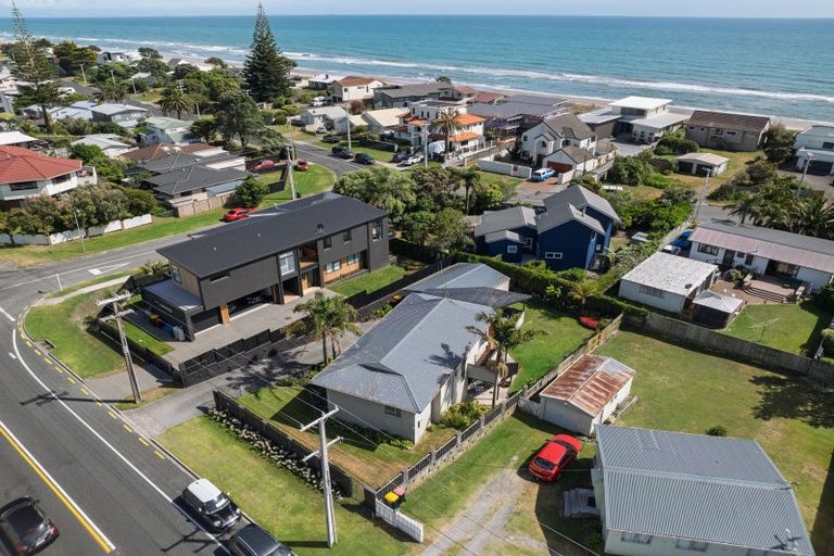 Photo of property in 1097 Papamoa Beach Road, Papamoa Beach, Papamoa, 3118