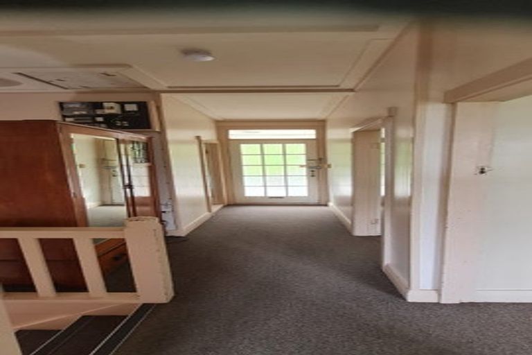 Photo of property in 18 Garden Road, Northland, Wellington, 6012