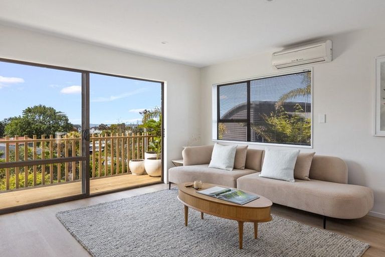 Photo of property in 1/43 Watea Road, Torbay, Auckland, 0630