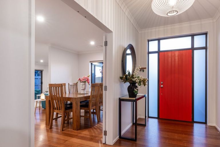 Photo of property in 12 Hulme Way, Raumati Beach, Paraparaumu, 5032