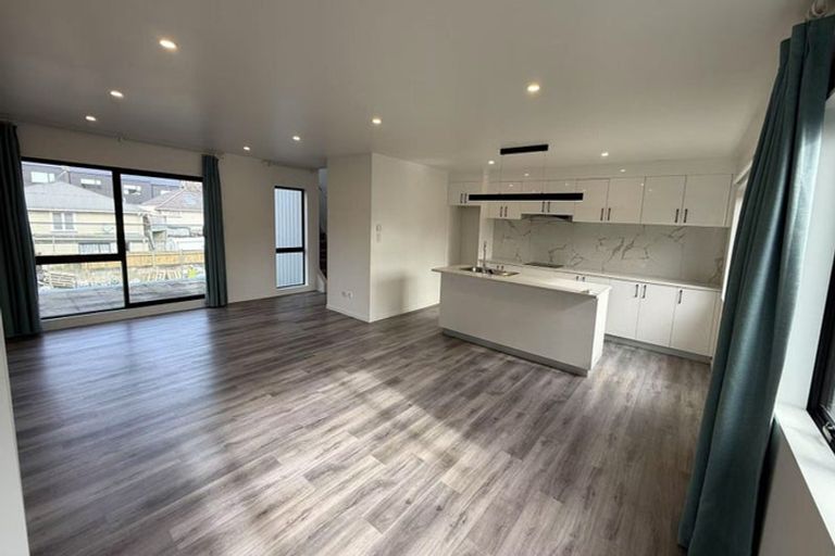 Photo of property in 9 Apple Lane, Henderson, Auckland, 0610