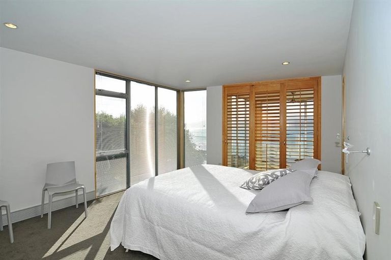 Photo of property in 257 Karaka Bay Road, Karaka Bays, Wellington, 6022