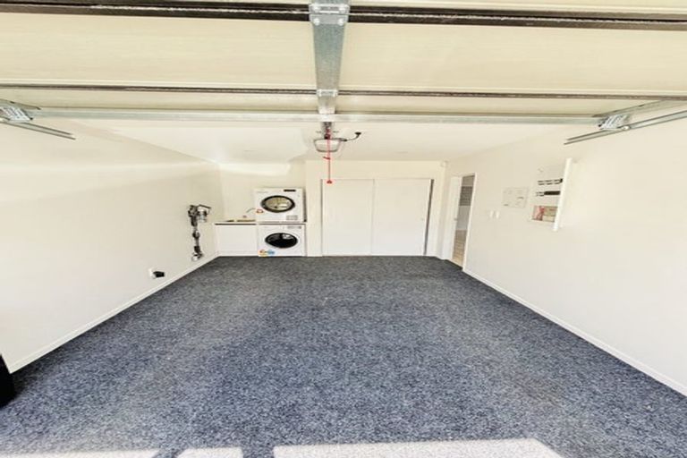 Photo of property in 19c Farwood Drive, Henderson, Auckland, 0612